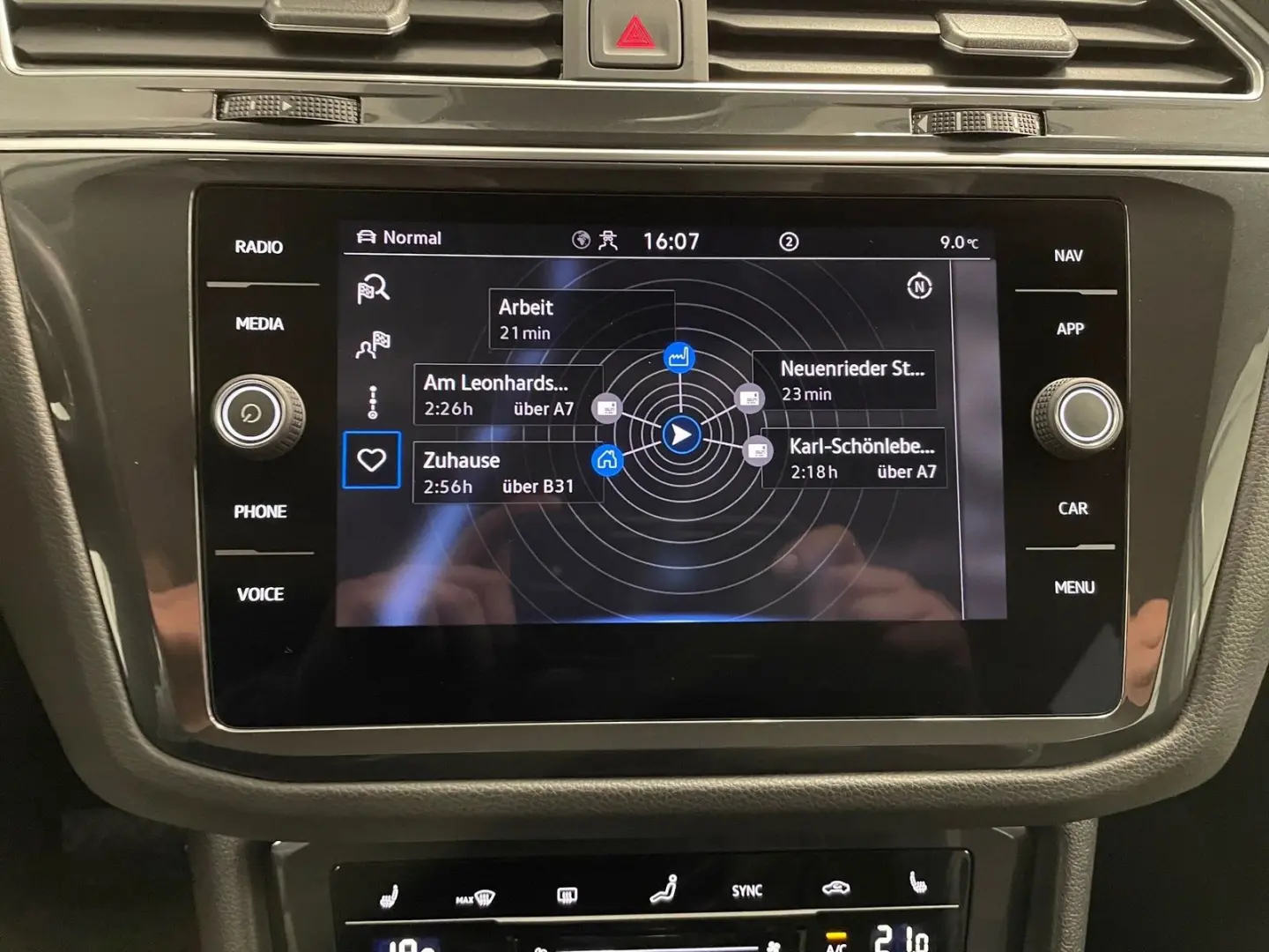 Tiguan 2.0 TSI 4M Life  AHK LED PDC NAVI