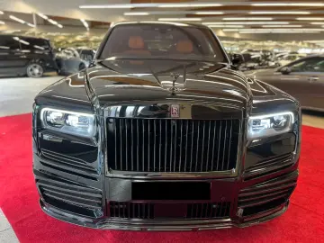 CULLINAN BLACK BLADGE MANSORY 6TKM VOLL