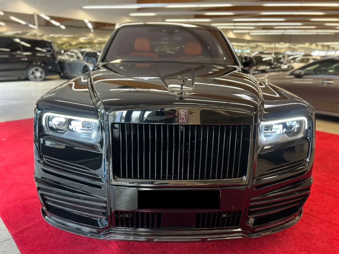 CULLINAN BLACK BLADGE MANSORY 6TKM VOLL