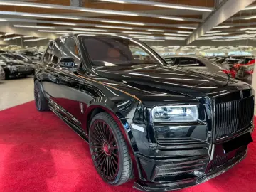 CULLINAN BLACK BLADGE MANSORY 6TKM VOLL