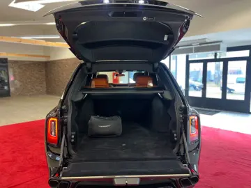 CULLINAN BLACK BLADGE MANSORY 6TKM VOLL