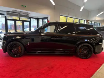 CULLINAN BLACK BLADGE MANSORY 6TKM VOLL