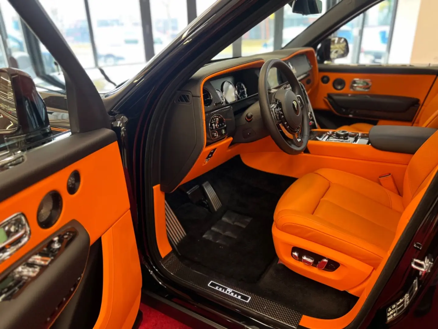 CULLINAN BLACK BLADGE MANSORY 6TKM VOLL