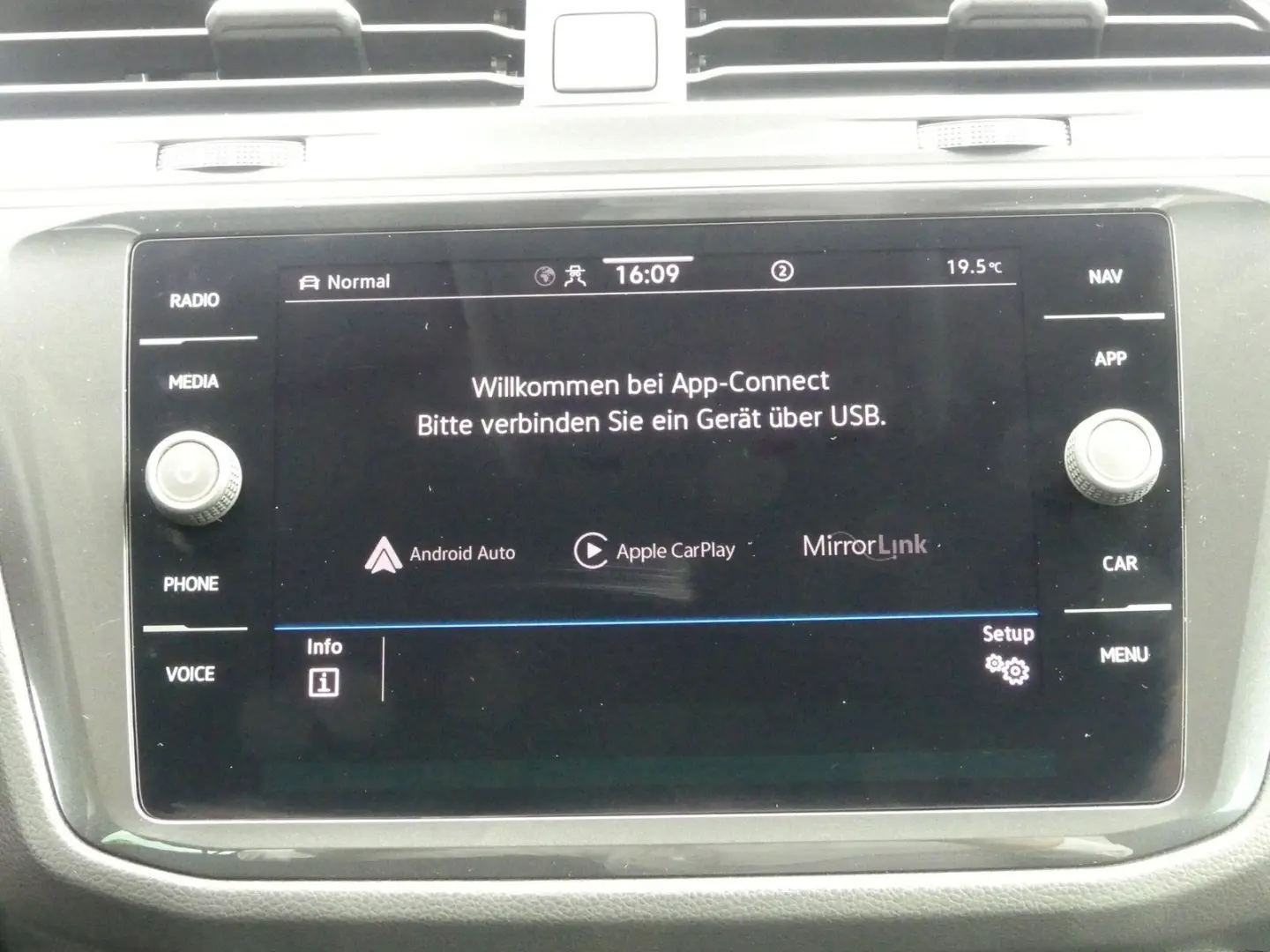 Tiguan 1.5 TSI United LED Navi ACC App Connect