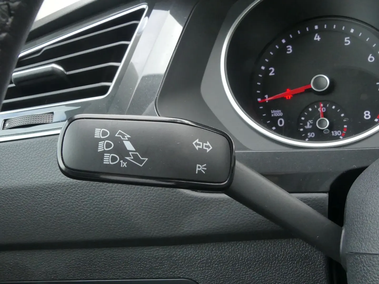 Tiguan 1.5 TSI United LED Navi ACC App Connect