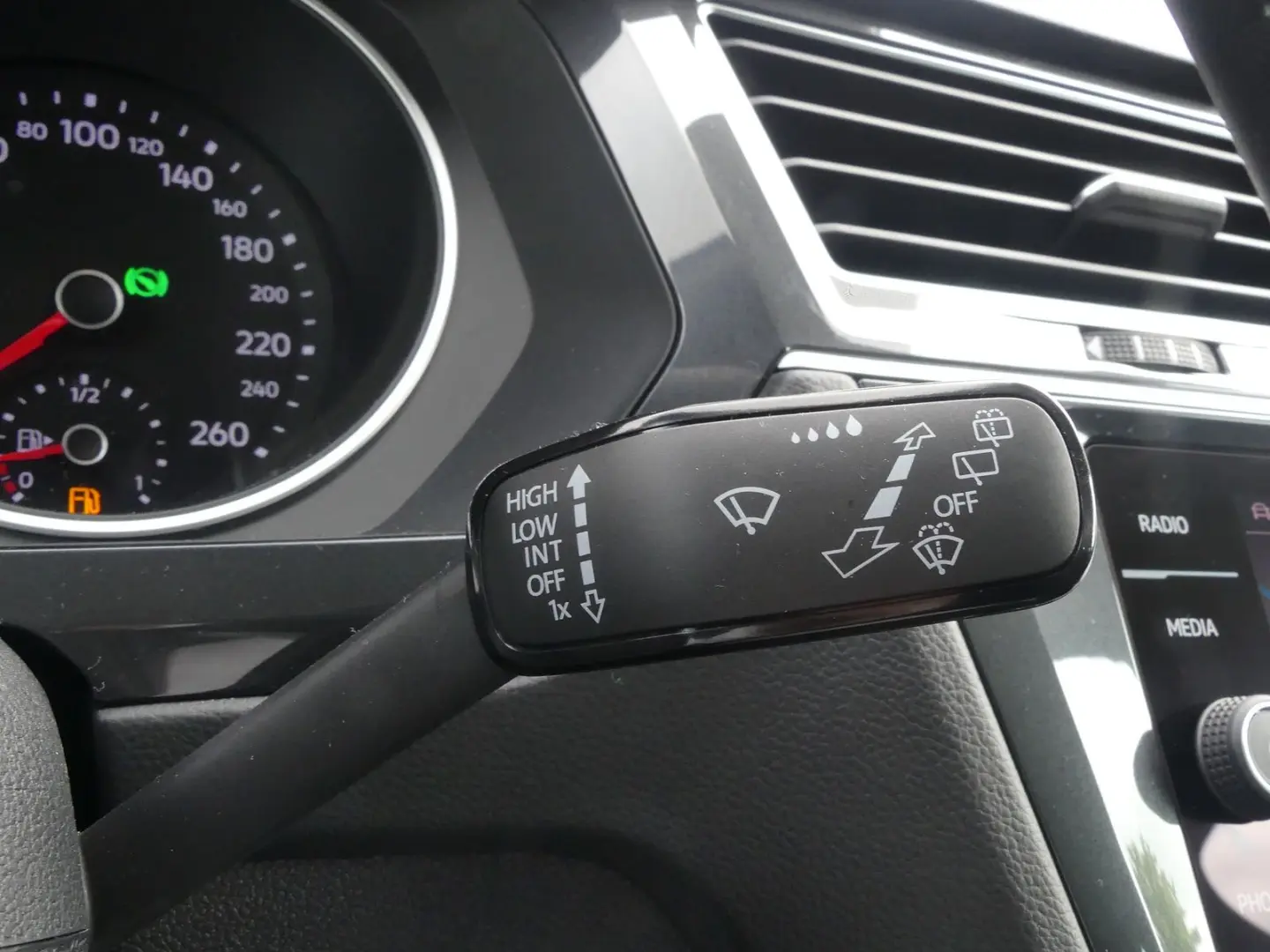 Tiguan 1.5 TSI United LED Navi ACC App Connect