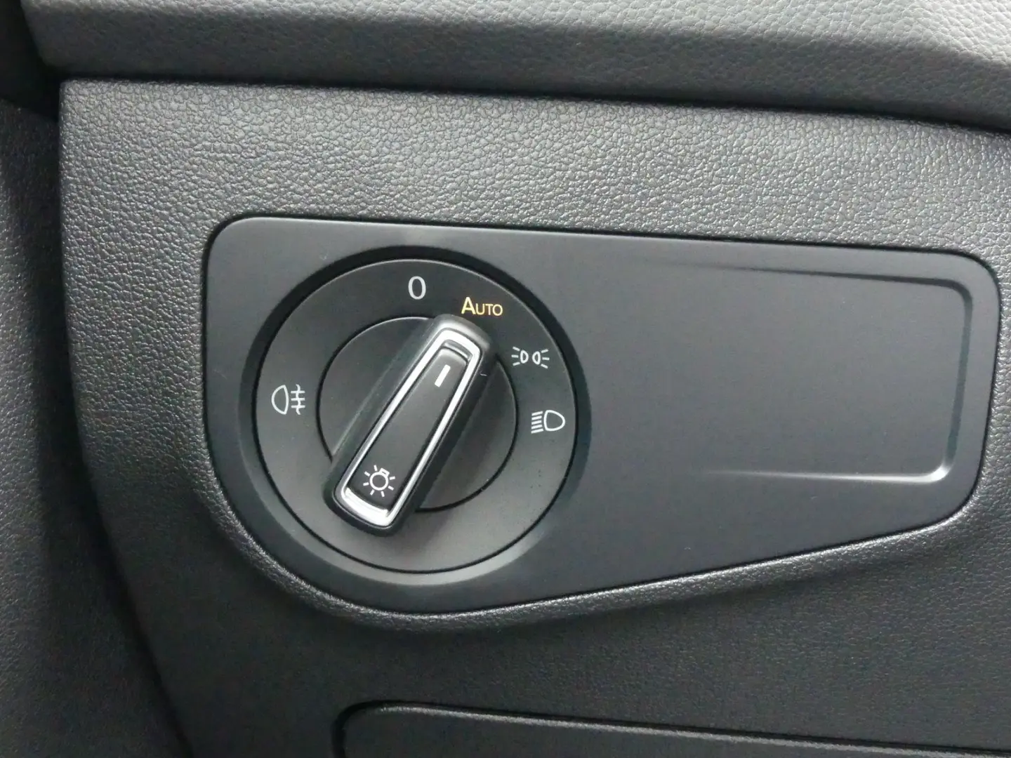 Tiguan 1.5 TSI United LED Navi ACC App Connect