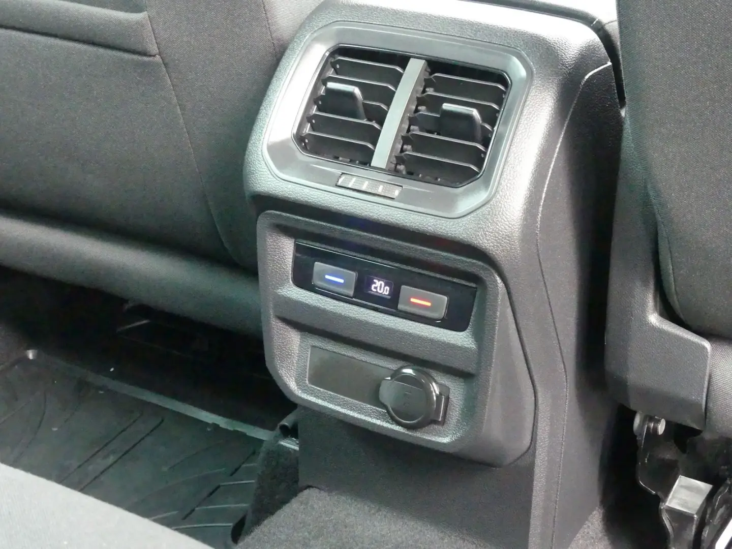 Tiguan 1.5 TSI United LED Navi ACC App Connect