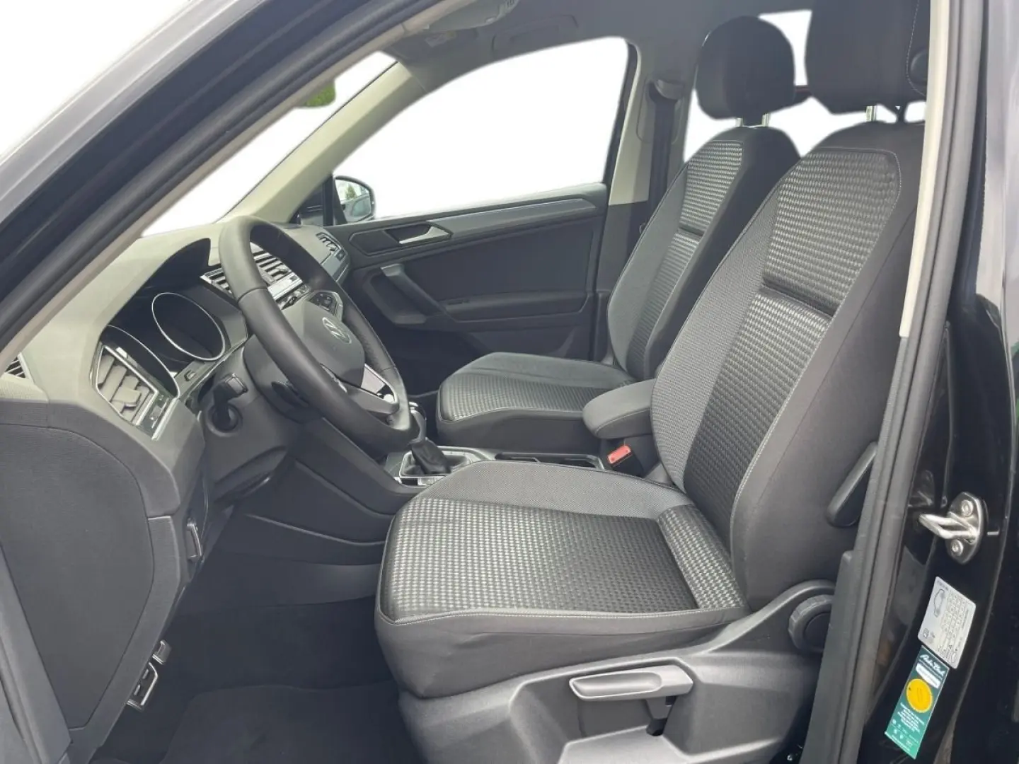 Tiguan 2.0 TDI Active DSG Navi LED ACC EPH AHK