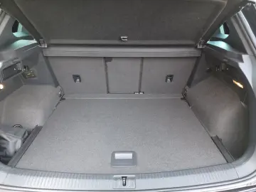 Tiguan TSI R-Line 4M DSG STH Matrix AHK Navi AID