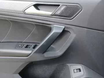 Tiguan TSI R-Line 4M DSG STH Matrix AHK Navi AID