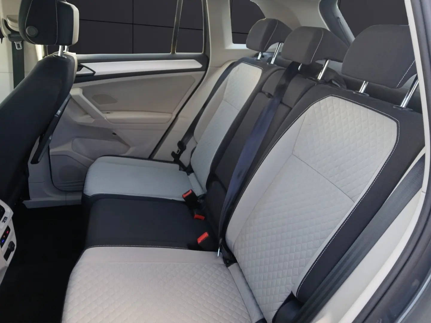 Tiguan TDI Comfortline LED AHK Navi HUD ACC PDC