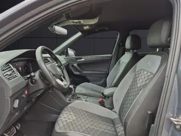 Tiguan TSI R-Line 4M DSG Matrix AHK Navi ACC RFK