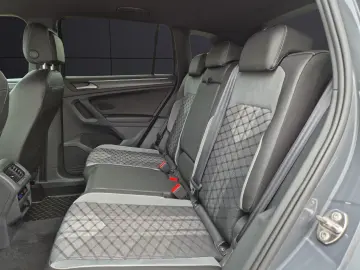 Tiguan TSI R-Line 4M DSG Matrix AHK Navi ACC RFK