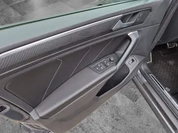 Tiguan TSI R-Line 4M DSG Matrix AHK Navi ACC RFK
