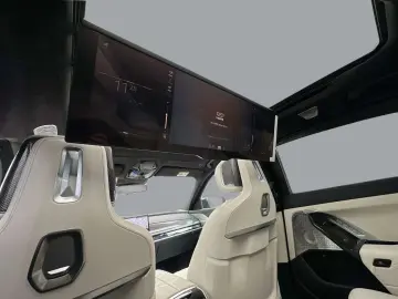 M760 Baureihe 7 Lim M 760 e xDrive Fond Sky B&W