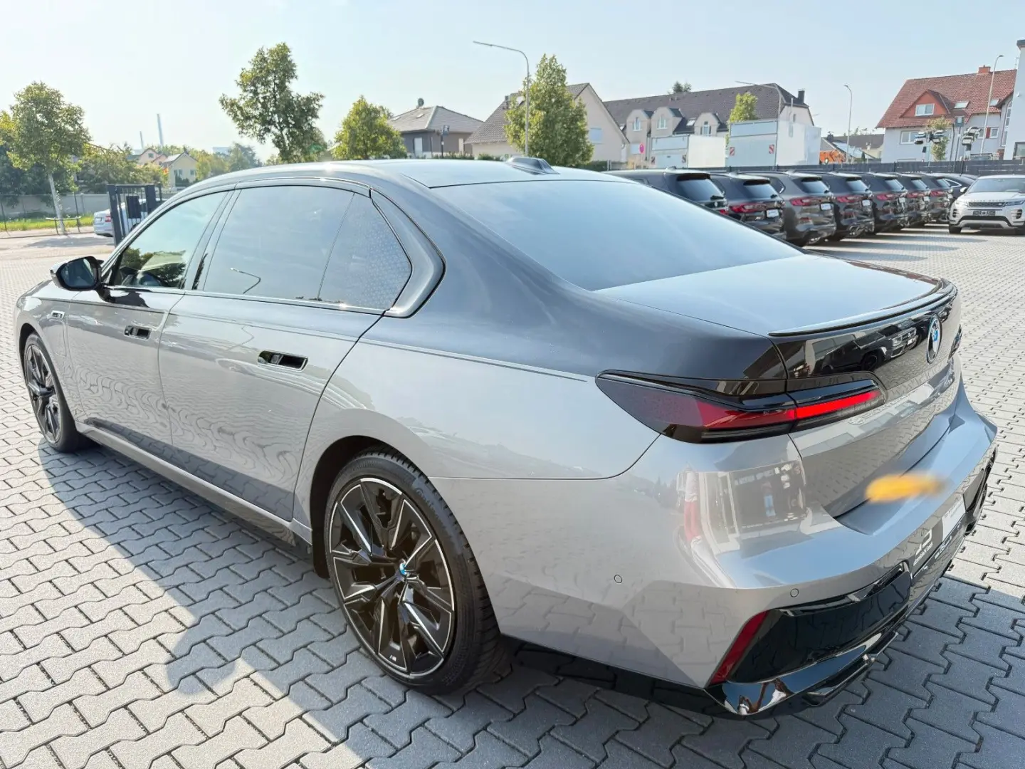 M760e xDrive Two Tone Individual 3xTV SkyLounge