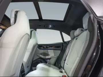 Porsche Macan 4 Suspensie pneumatică