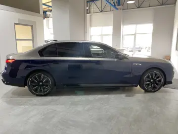 M760 e xDrive Vollausst. ehem.NP  201.915 ¤