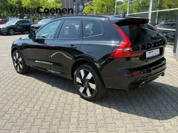 XC60 T8 AWD Plug-in Hybrid Plus Dark 360  Fahrer