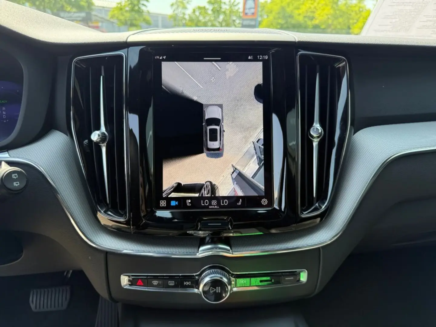 XC60 T8 AWD Plug-in Hybrid Plus Dark 360  Fahrer