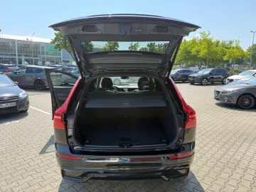 XC60 T8 AWD Plug-in Hybrid Plus Dark 360  Fahrer