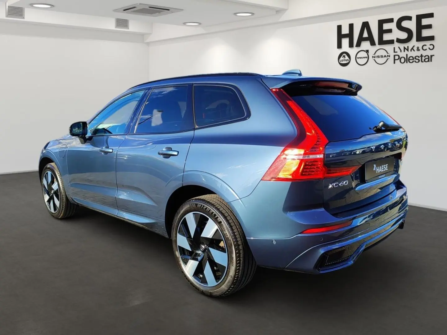 XC60 T6 Plus Dark Recharge Plug-In Hybrid AWD EU