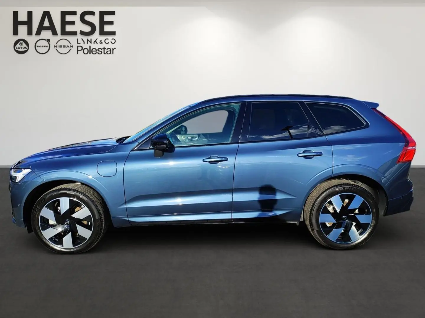XC60 T6 Plus Dark Recharge Plug-In Hybrid AWD EU
