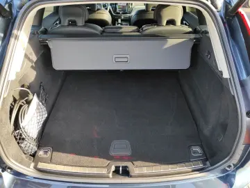 XC60 T6 Plus Dark Recharge Plug-In Hybrid AWD EU