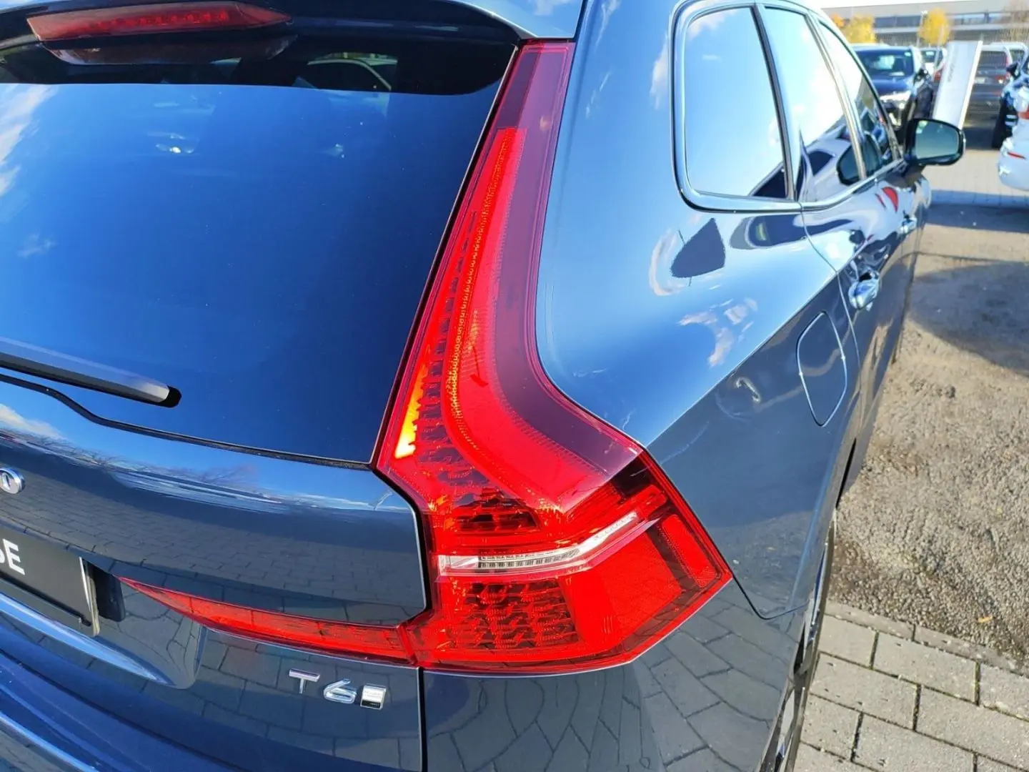 XC60 T6 Plus Dark Recharge Plug-In Hybrid AWD EU