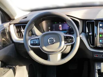 XC60 T6 Plus Dark Recharge Plug-In Hybrid AWD EU