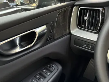 XC60 T6 AWD Plus Dark 360 H&K PANO ACC BLIS