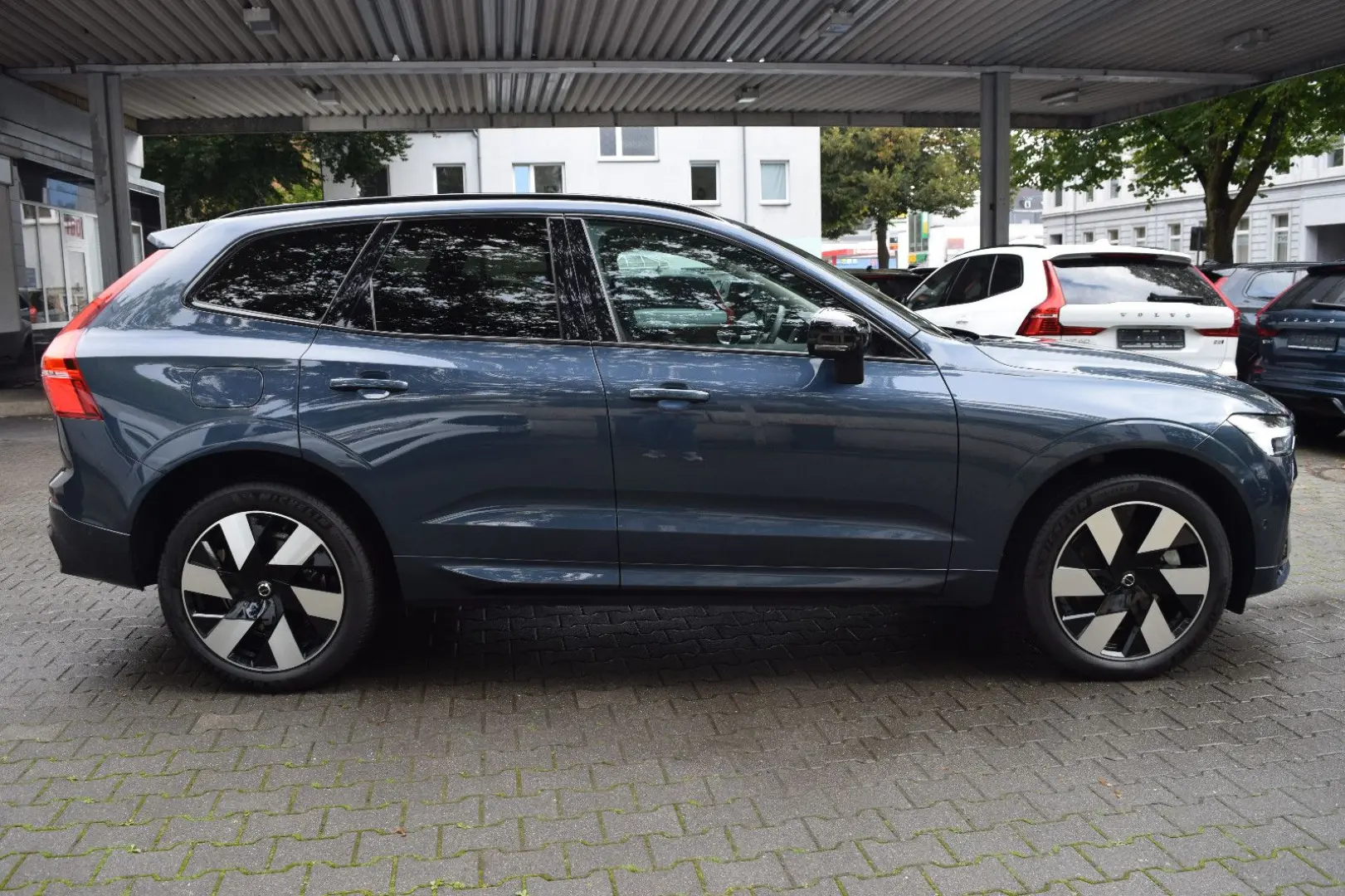 XC60 T6 Plus Dark PANO 360 H&K 20 Alu Leder Bils