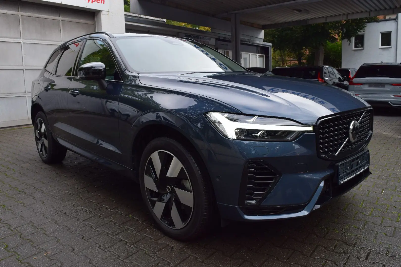 XC60 T6 Plus Dark PANO 360 H&K 20 Alu Leder Bils