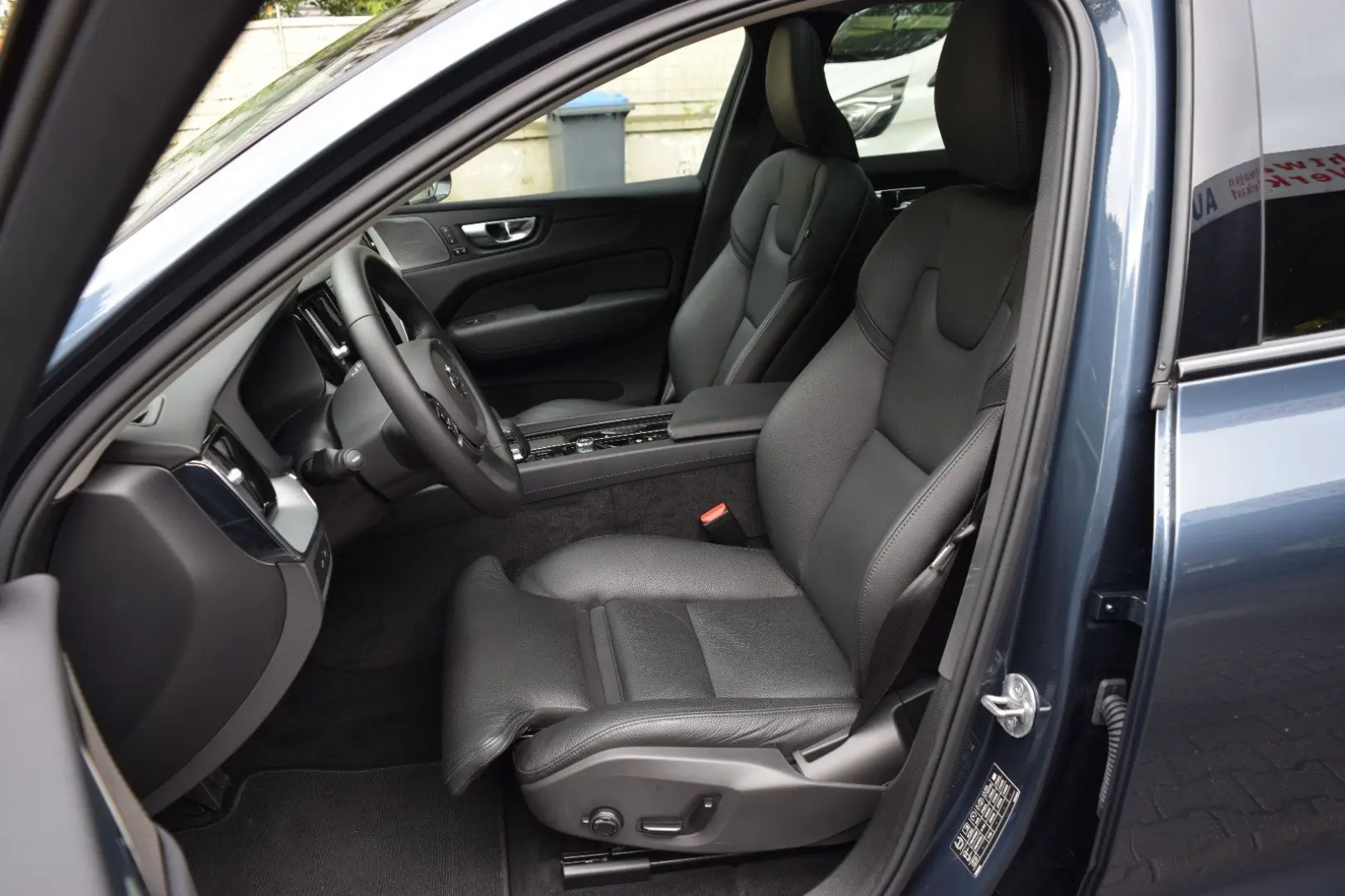 XC60 T6 Plus Dark PANO 360 H&K 20 Alu Leder Bils
