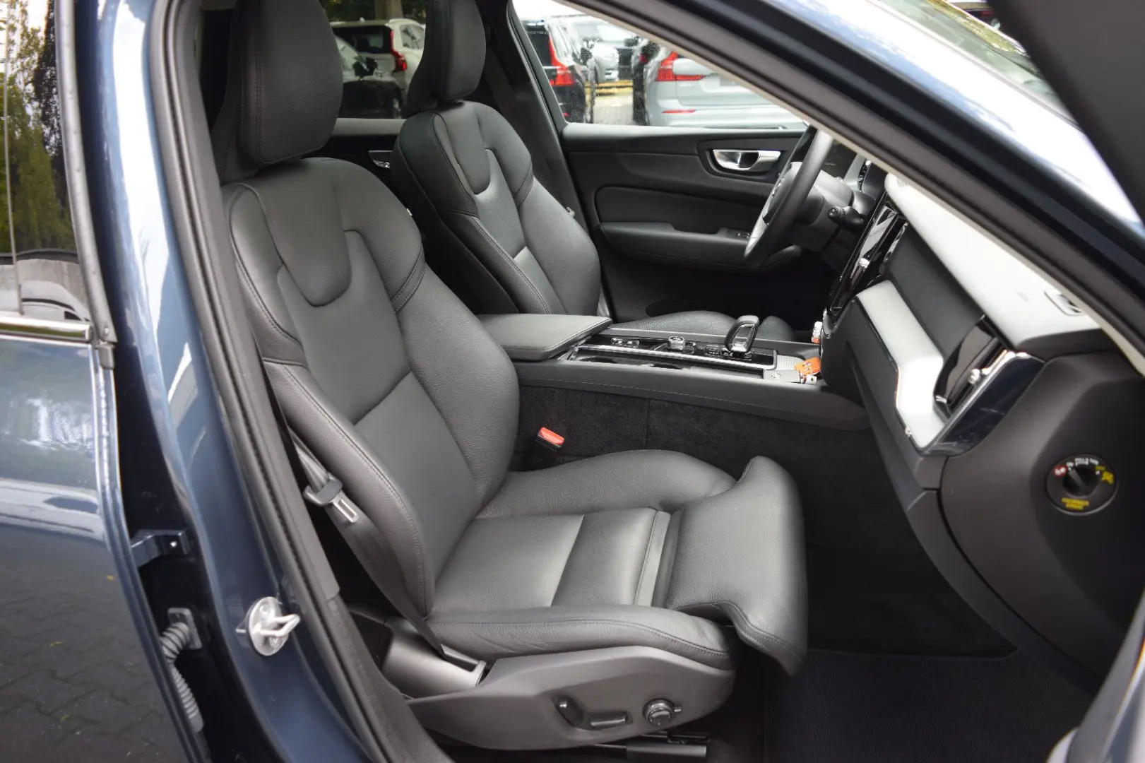 XC60 T6 Plus Dark PANO 360 H&K 20 Alu Leder Bils