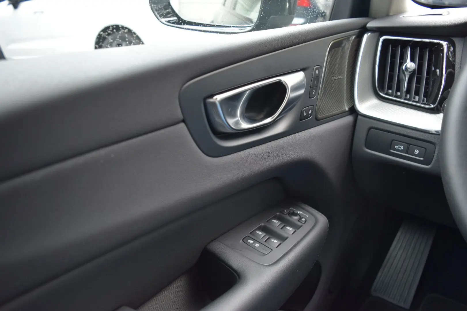 XC60 T6 Plus Dark PANO 360 H&K 20 Alu Leder Bils