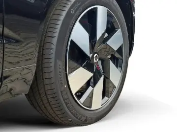 XC60 T8 Plus Dark Recharge Plug-In Hybrid AWD