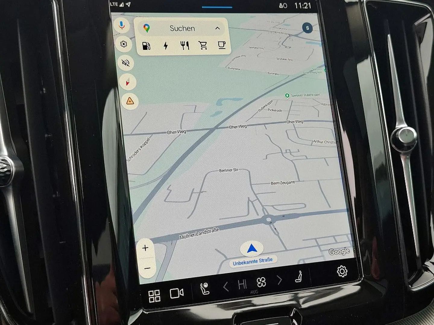 XC60 T8 Plus Dark Recharge Plug-In Hybrid AWD