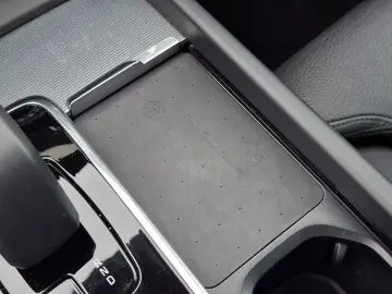 XC60 T8 Plus Dark Recharge Plug-In Hybrid AWD