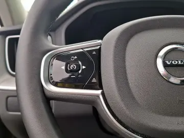 XC60 T8 Plus Dark Recharge Plug-In Hybrid AWD