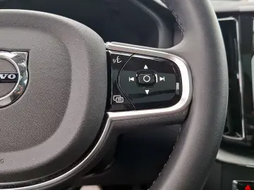 XC60 T8 Plus Dark Recharge Plug-In Hybrid AWD