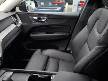 XC60 T8 Plus Dark Recharge Plug-In Hybrid AWD