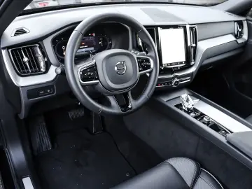 XC60 Plus Dark Recharge Plug-In Hybrid AWD T8 Tw