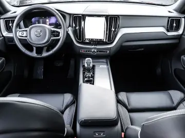 XC60 Plus Dark Recharge Plug-In Hybrid AWD T8 Tw