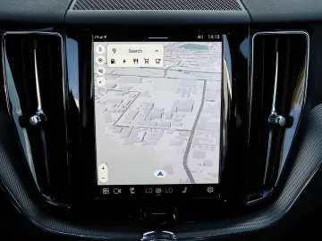 XC60 Plus Dark Recharge Plug-In Hybrid AWD T8 Tw