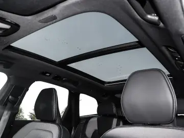 XC60 Plus Dark Recharge Plug-In Hybrid AWD T8 Tw