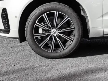 XC60 Plus Dark Recharge Plug-In Hybrid AWD T8 Tw