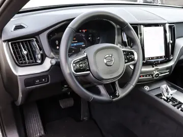 XC60 Plus Dark Recharge Plug-In Hybrid AWD T8 Tw