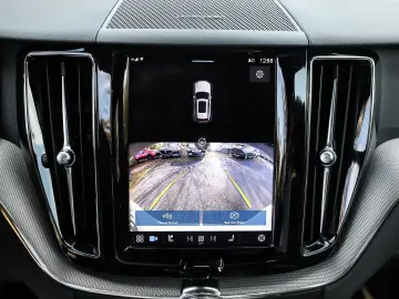 XC60 Plus Dark Recharge Plug-In Hybrid AWD T8 Tw